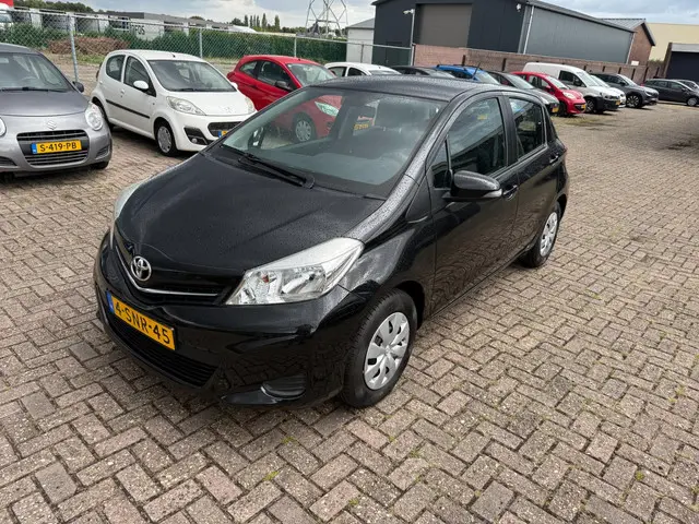 Toyota Yaris 1.0 VVT-i Now 2013 Benzine 3
