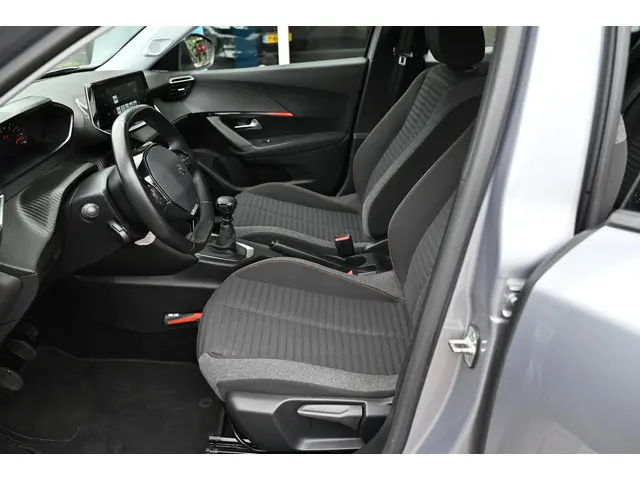 Peugeot 2008 1.2 PureTech Active 2020 Benzine 16