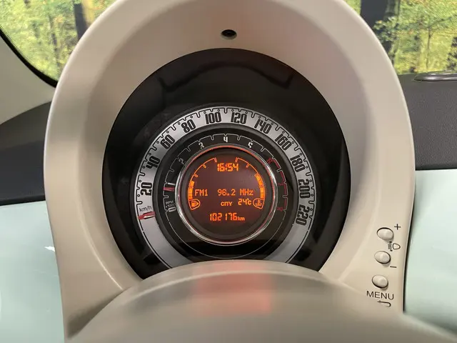 Fiat 500 1.2 Lounge 2015 Benzine 10