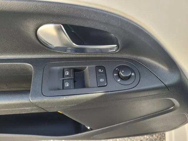 Volkswagen up! 1.0 BMT move up! 2016 Benzine 15