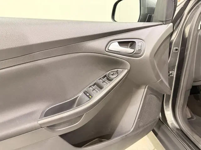 Ford Focus Wagon 1.0 Ecoboost Edition 2017 Benzine 18