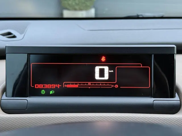 Citroën C4 Cactus 1.2 PureTech Shine 2015 Benzine 21