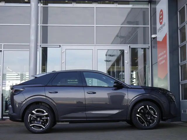 Peugeot e-3008 Allure 73 kWh 2025 Elektrisch 6