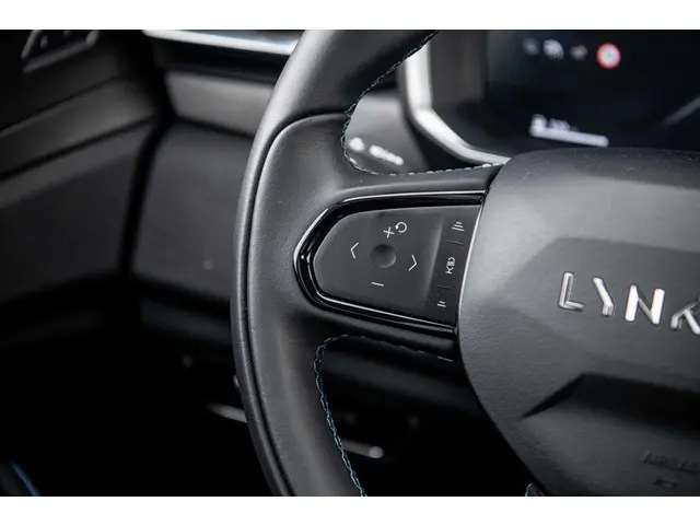 Lynk & Co 01 1.5 Plug-in Hybrid 2023 Hybride Benzine 25