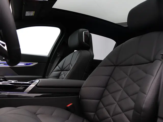 BMW i7 xDrive60 2025 Elektrisch 16