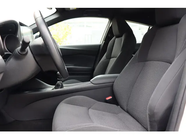 Toyota C-HR 1.2 Turbo Urban 2018 Benzine 15