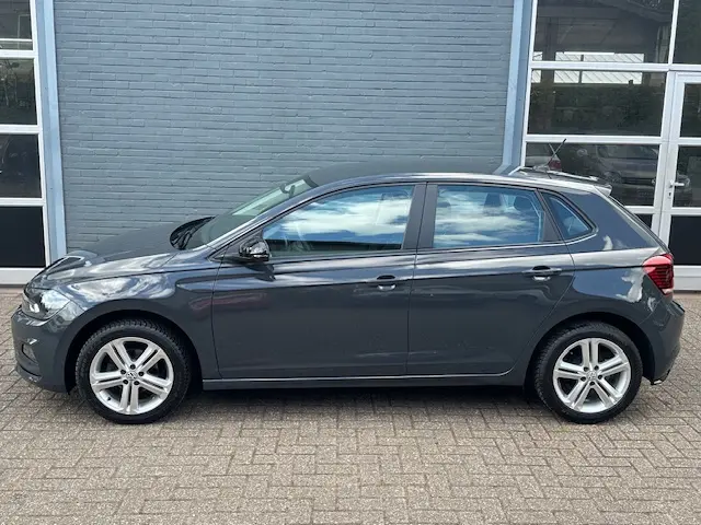 Volkswagen Polo 2