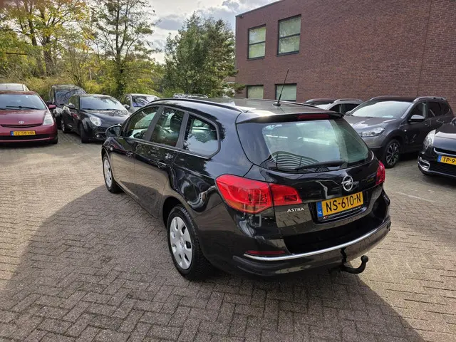 Opel Astra Sports Tourer 1.4 Edition 2015 Benzine 6