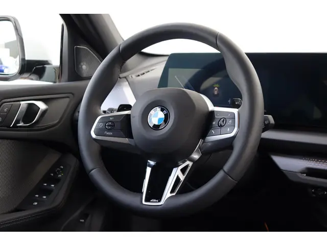 BMW 1 Serie 120 M Sport Design Edition 2025 Benzine 15