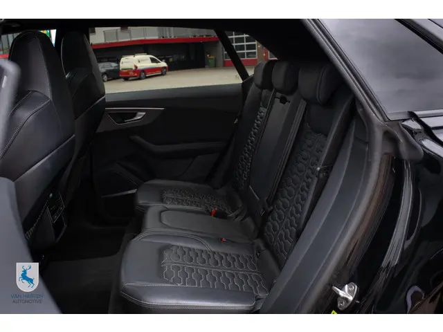 Audi Q8 4.0 TFSI RS Q8 quattro 2024 Benzine 29