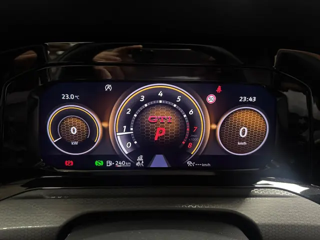 Volkswagen Golf 2.0 TSI GTI 2021 Benzine 25
