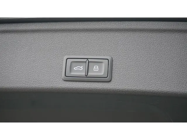 Audi A4 Avant 35 TFSI 150pk 2x S-Line 2022 Benzine 14