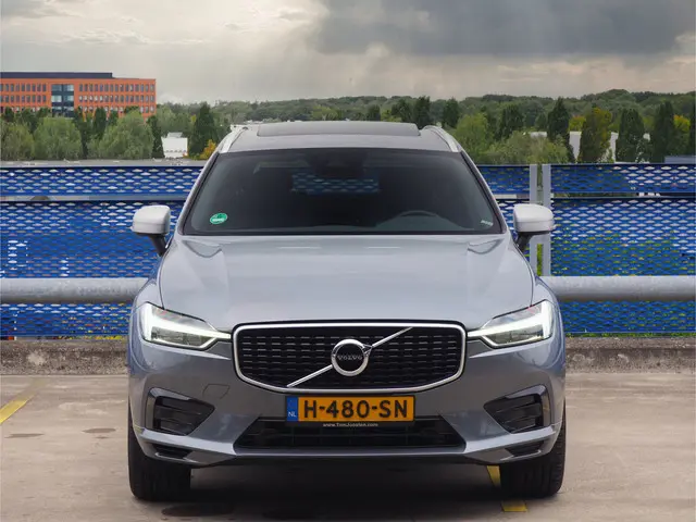 Volvo XC60 2.0 D4 R-Design 2019 Diesel 6