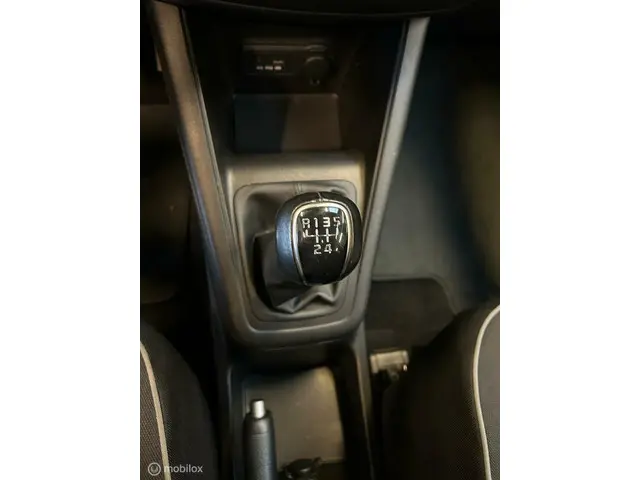 Kia Venga 1.4 CVVT ComfortLine 2016 Benzine 13