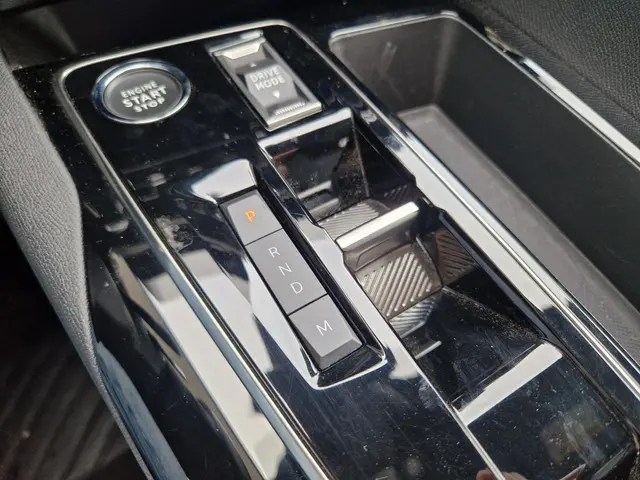 Peugeot 3008 1.2 Hybrid 136 Allure 2024 Hybride Benzine 23