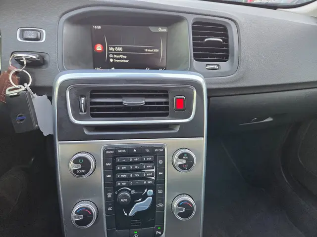 Volvo S60 2.0 T3 Momentum rijdt super 2016 Benzine 9