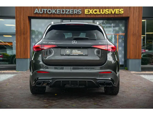 Mercedes-Benz GLC 220d 4MATIC AMG Line 2025 Diesel 9