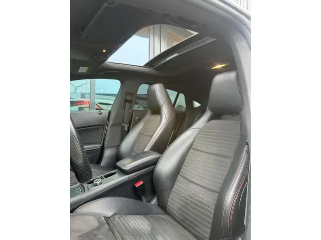Mercedes-Benz CLA Shooting Brake 180 2018 Benzine 8