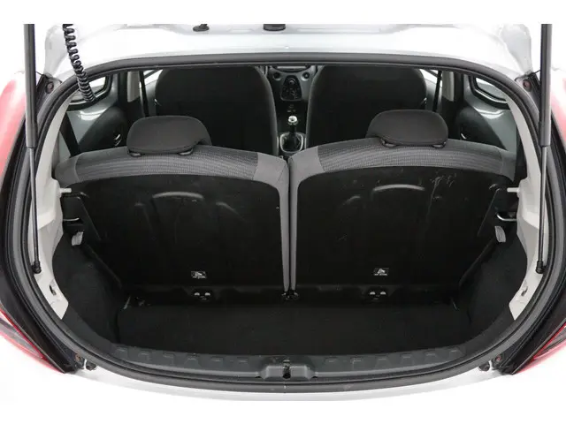 Toyota Aygo 1.0 VVT-i x-play 2022 Benzine 24