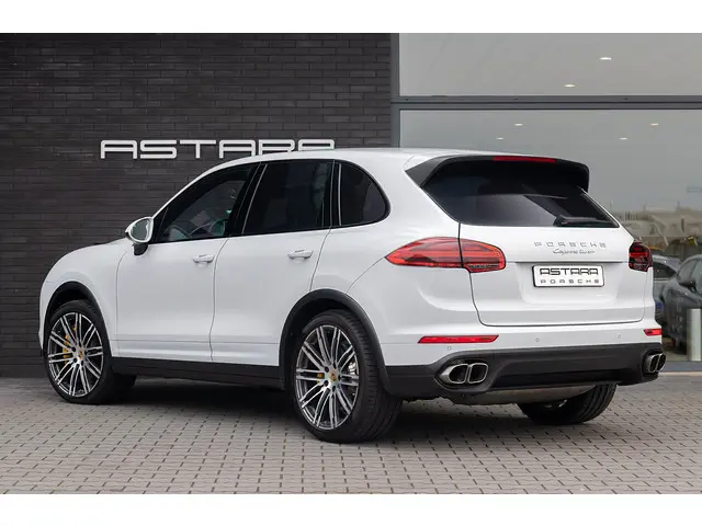 Porsche Cayenne 4.8 Turbo 2014 Benzine 2