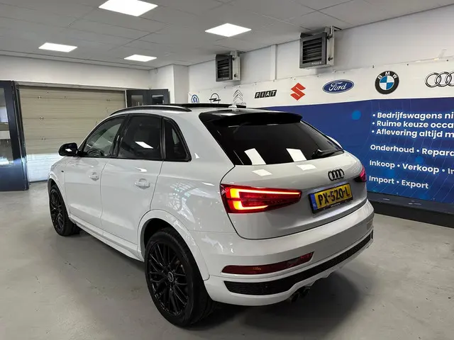 Audi Q3 1.4 TFSI CoD Sport S Line Edition 2017 Benzine 6