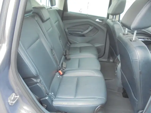 Ford C-MAX 1.0 Edition Plus * apk 6-10-26 * 2014 Benzine 18