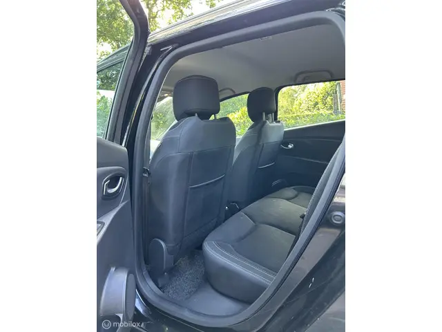 Renault Clio Estate 0.9 TCe Limited 2019 Benzine 9