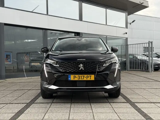 Peugeot 3008 1.2 PureTech Aut. 2022 Benzine 8