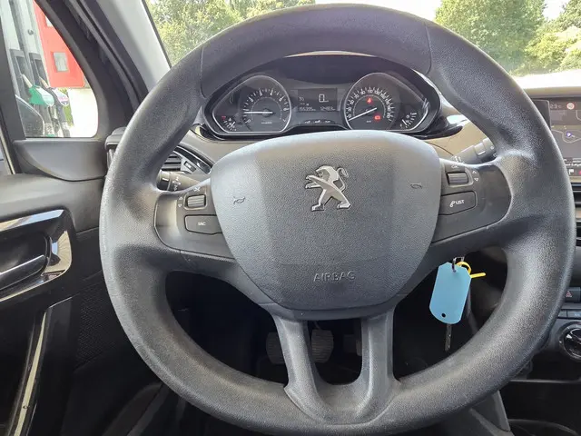 Peugeot 208 1.2 VTi NAVI/NAP/CRUISCONTROL 2017 Benzine 15