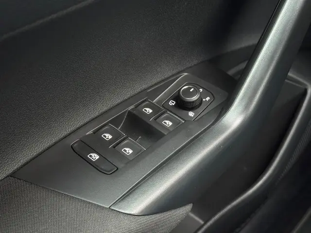 Volkswagen Taigo 1.0 TSI R-Line 2025 Benzine 33