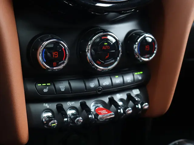 MINI 5-Deurs Cooper 2020 Benzine 15