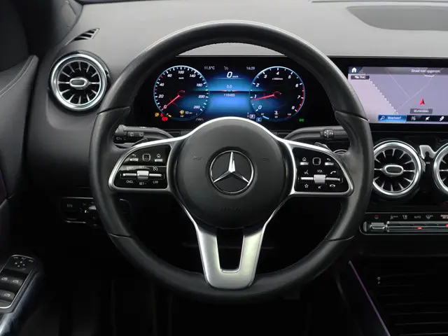 Mercedes-Benz GLA 200 Premium Luxury Aut- 2020 Benzine 16