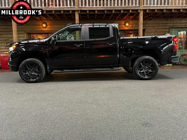 GMC Sierra Chevrolet Z71 Trailboss, 2024 Benzine 4