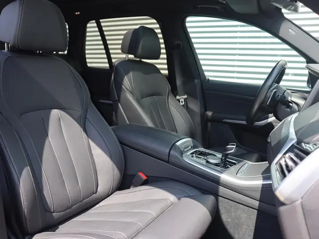 BMW X5 xDrive45e 2022 Hybride Benzine 8