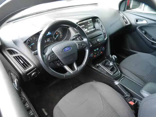 Ford Focus Wagon 1.0 First Edition 2015 Benzine 9