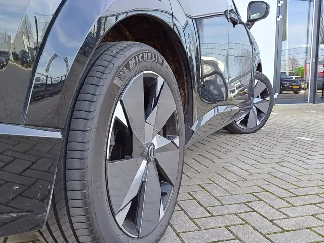 Nissan ARIYA 66 kWh Evolve 2023 Elektrisch 28