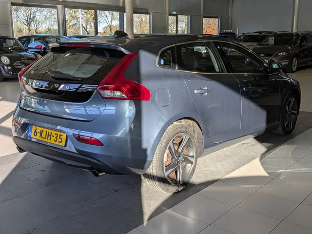 Volvo V40 1.6 T4 Summum Automaat 2013 Benzine 4