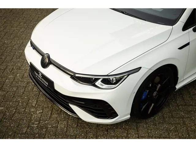 Volkswagen Golf 2.0 TSI R 4Motion 2021 Benzine 37