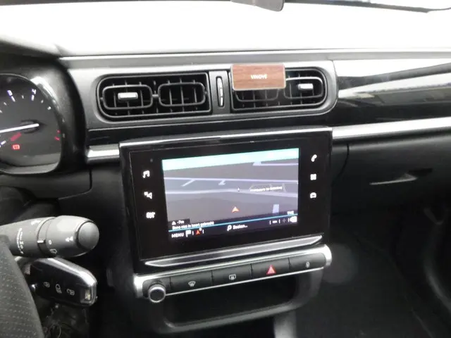 Citroën C3 1.2 PureTech Feel PANORAMADAK 2017 Benzine 18