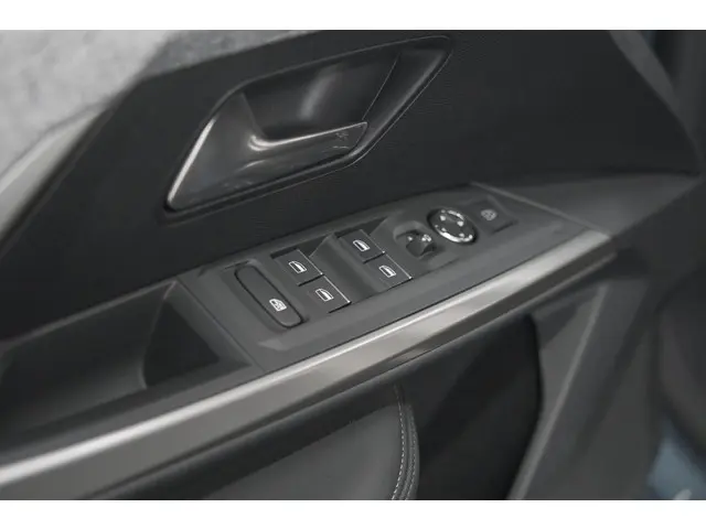 Peugeot 3008 1.2 Hybrid 145 GT 2025 Hybride Benzine 24