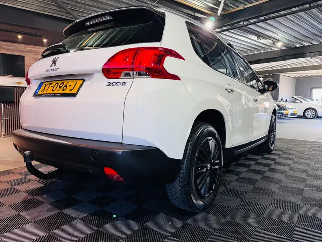 Peugeot 2008 1.2 PureTech Blue Lease 2014 Benzine 12