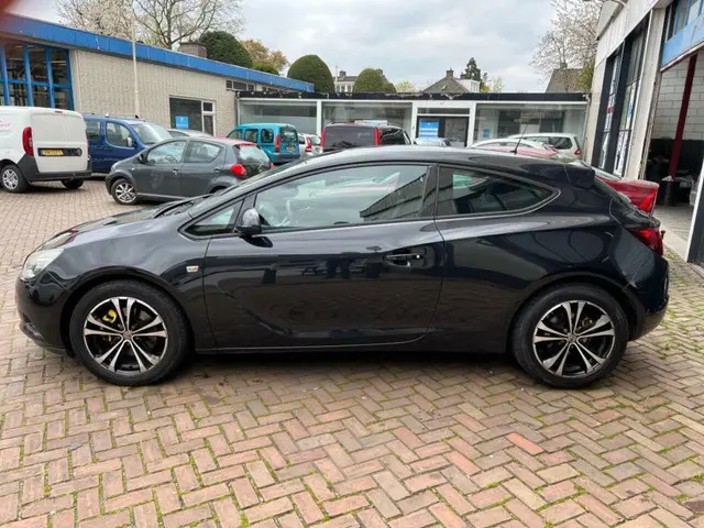 Opel Astra GTC 1.6 Turbo Sport 180PK Compleet 2012 Benzine 7