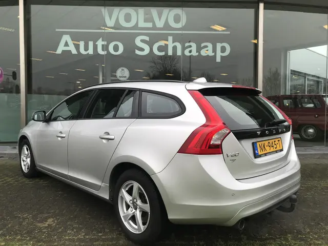 Volvo V60 3