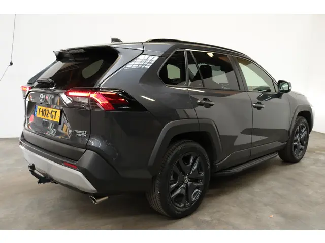 Toyota RAV4 2.5 Hybrid AWD ADVENTURE, 2022 Hybride Benzine 4