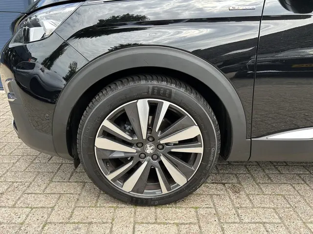 Peugeot 3008 1.2 Turbo 130 PK GT Line 2019 Benzine 43