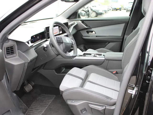 Opel Grandland 1.2 Turbo Hybrid GS 2025 Hybride Benzine 12