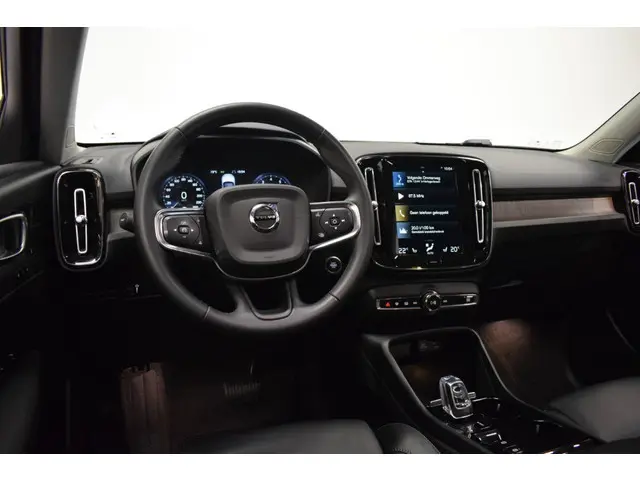 Volvo XC40 T3 163pk AUT8 Inscription 2021 Benzine 28