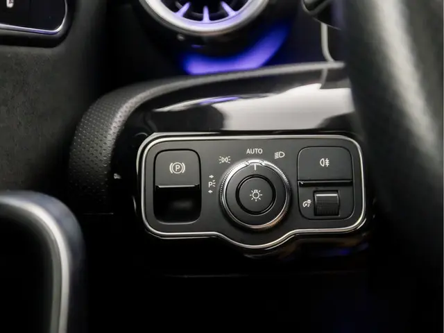 Mercedes-Benz A-Klasse 180 AMG Sport 2019 Benzine 26