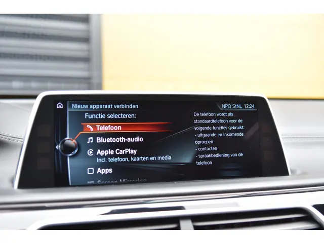 BMW 7 Serie 740Li High Executive 2016 Benzine 26