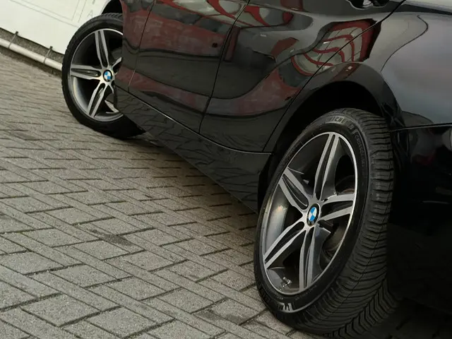 BMW 1 Serie 118i Sport Line Edition 2019 Benzine 10